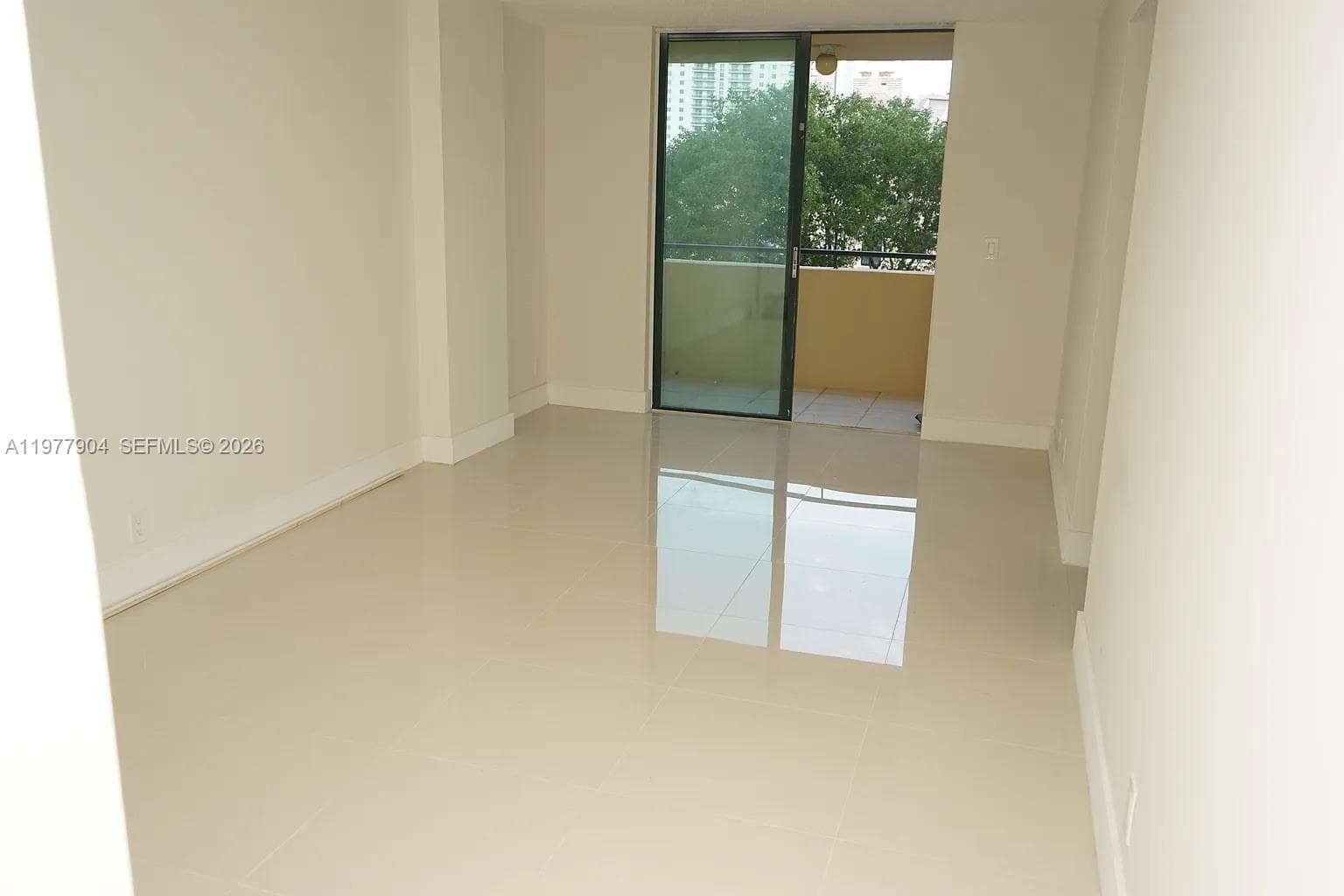 RIOPLAZA CONDOMINIUM SOUT · #404 in Miami - Photo 4