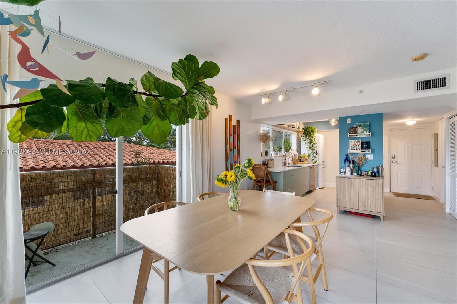 LAS BRISAS OF MIAMI BEACH · #205 in Miami Beach - Photo 2