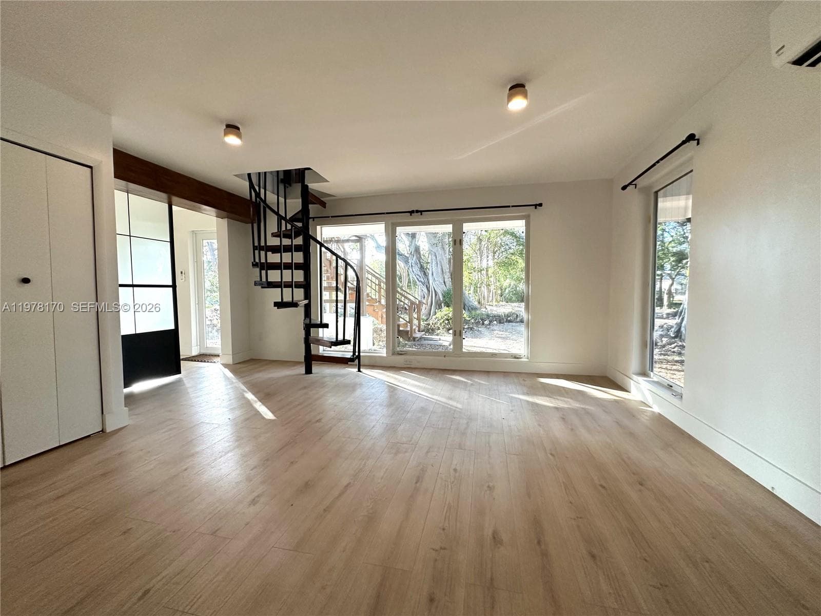 17010 SW 77th Ave photo 7
