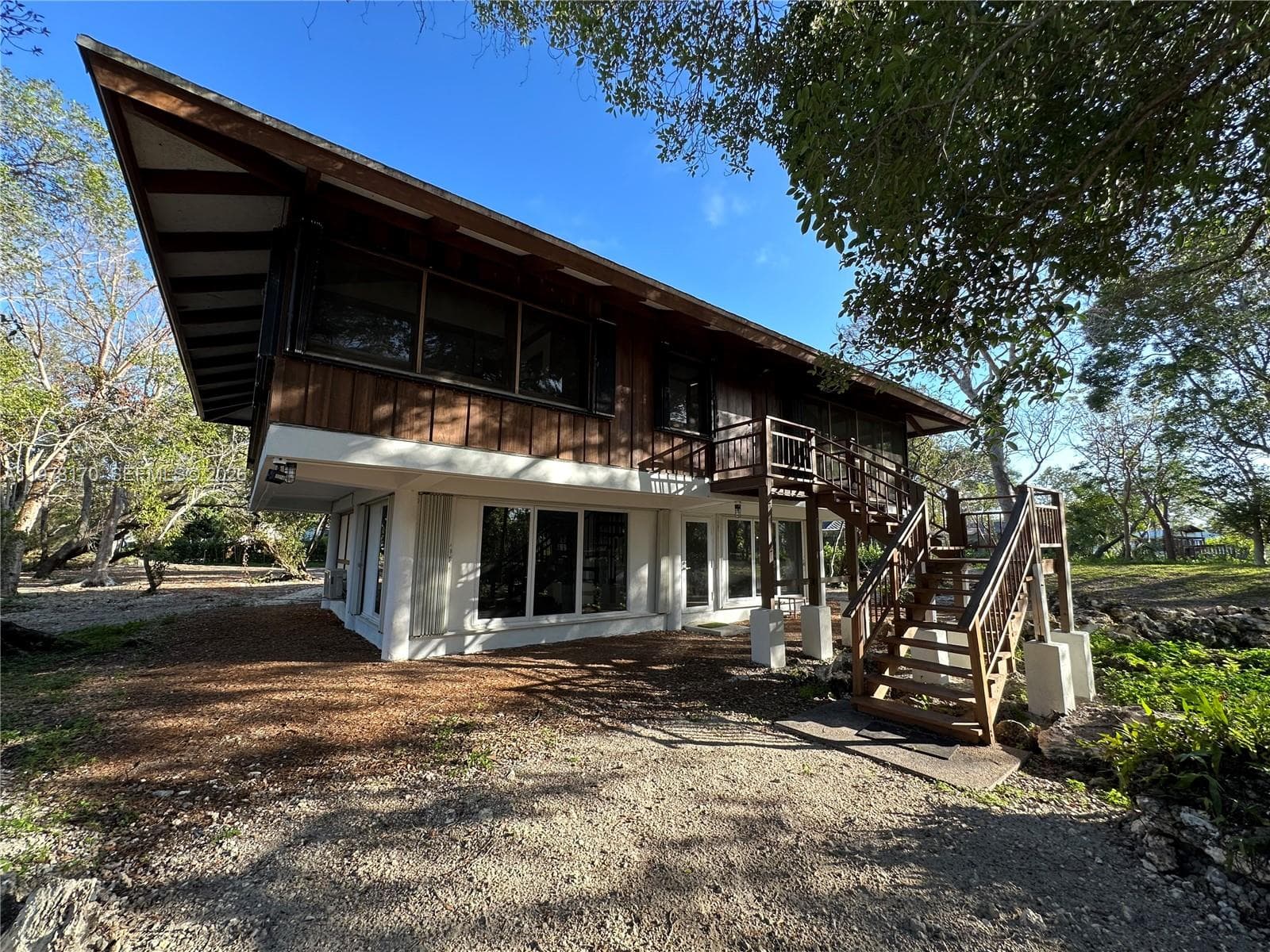 17010 SW 77th Ave photo 8