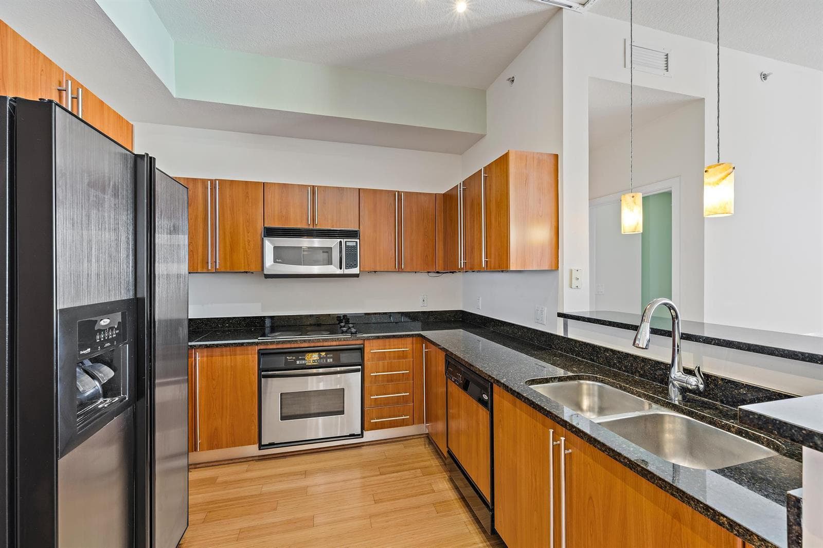 1515 N Flagler Dr ph l7-4