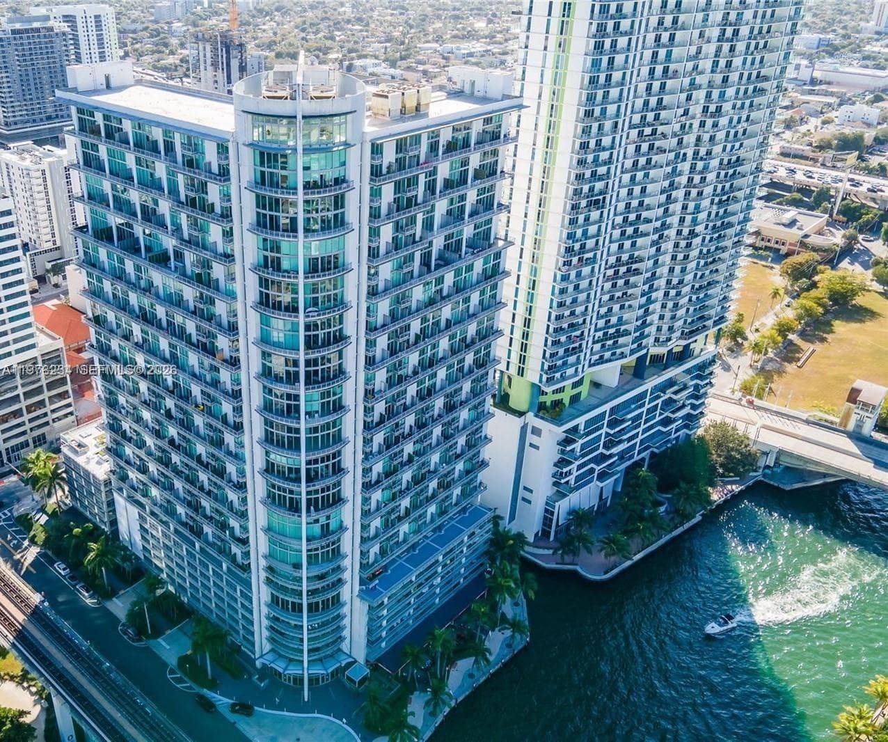 NEO VERTIKA CONDO · #2726 in Miami - Photo 18