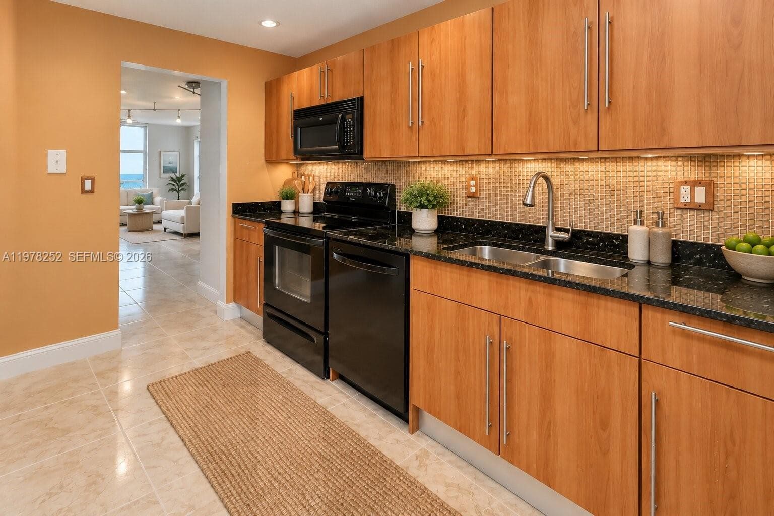 RESIDENCES ON HOLLYWOOD · #411 in Hollywood - Photo 5