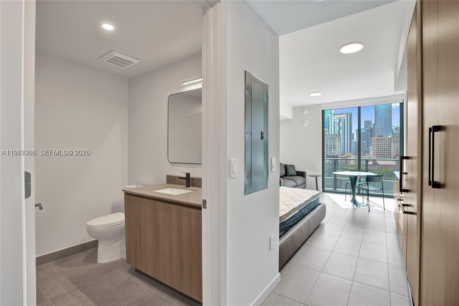 121 Ne 5TH · #801b in Miami - Photo 2