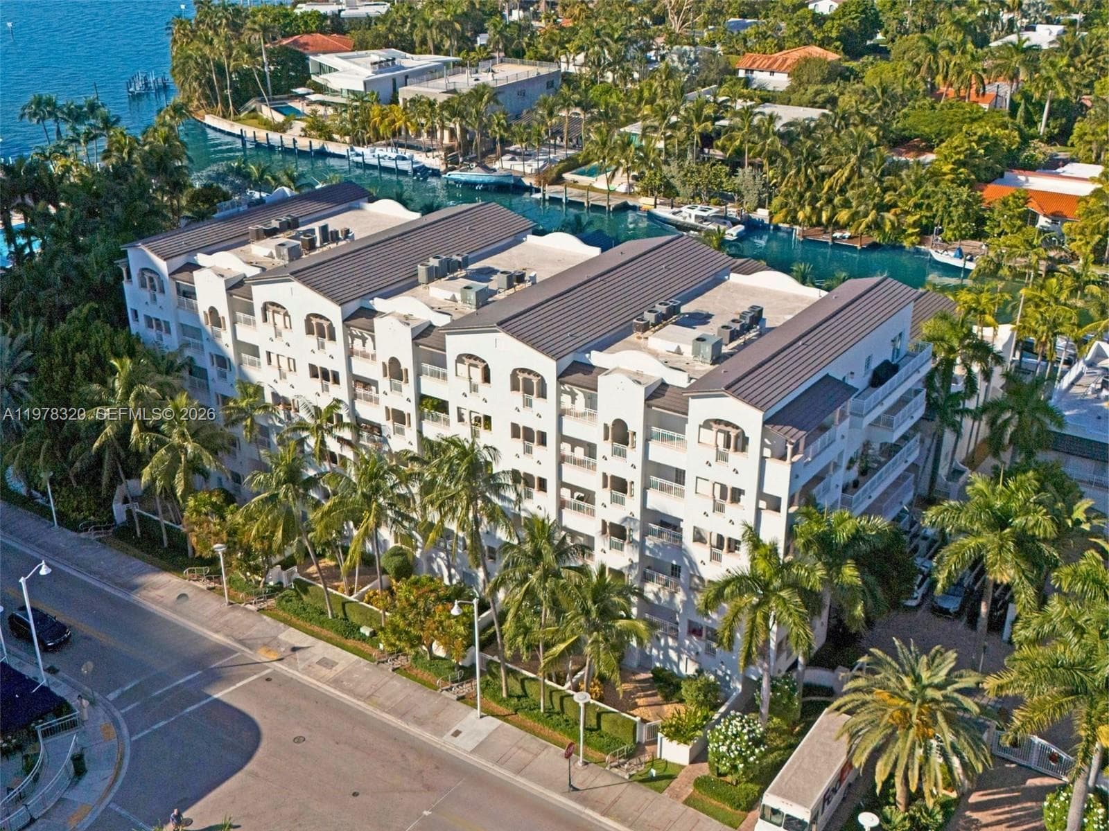 1415 Sunset Harbour Dr #202 photo 2