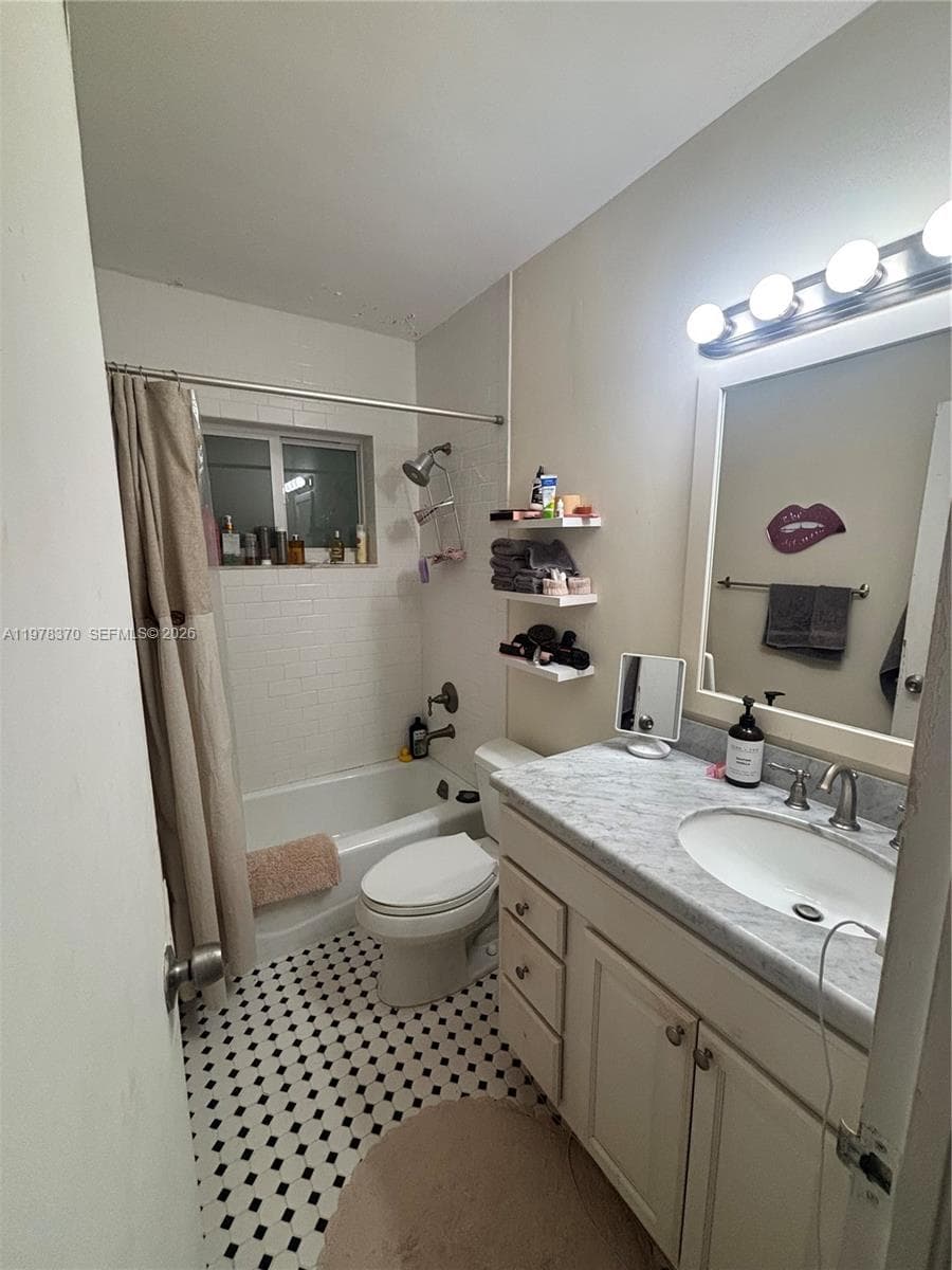 GOLDEN DREAMS CONDO · #12A in Miami Beach - Photo 4