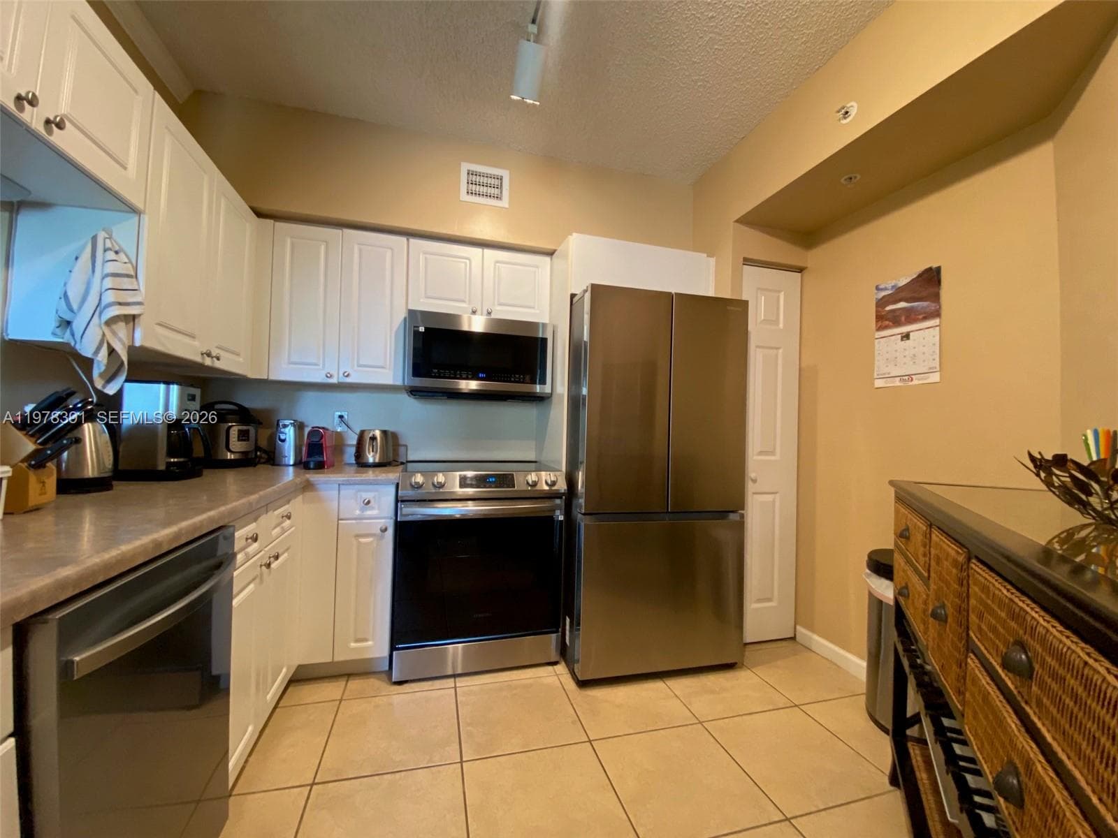 Porto Bellagio · #2406 in Sunny Isles Beach - Photo 11