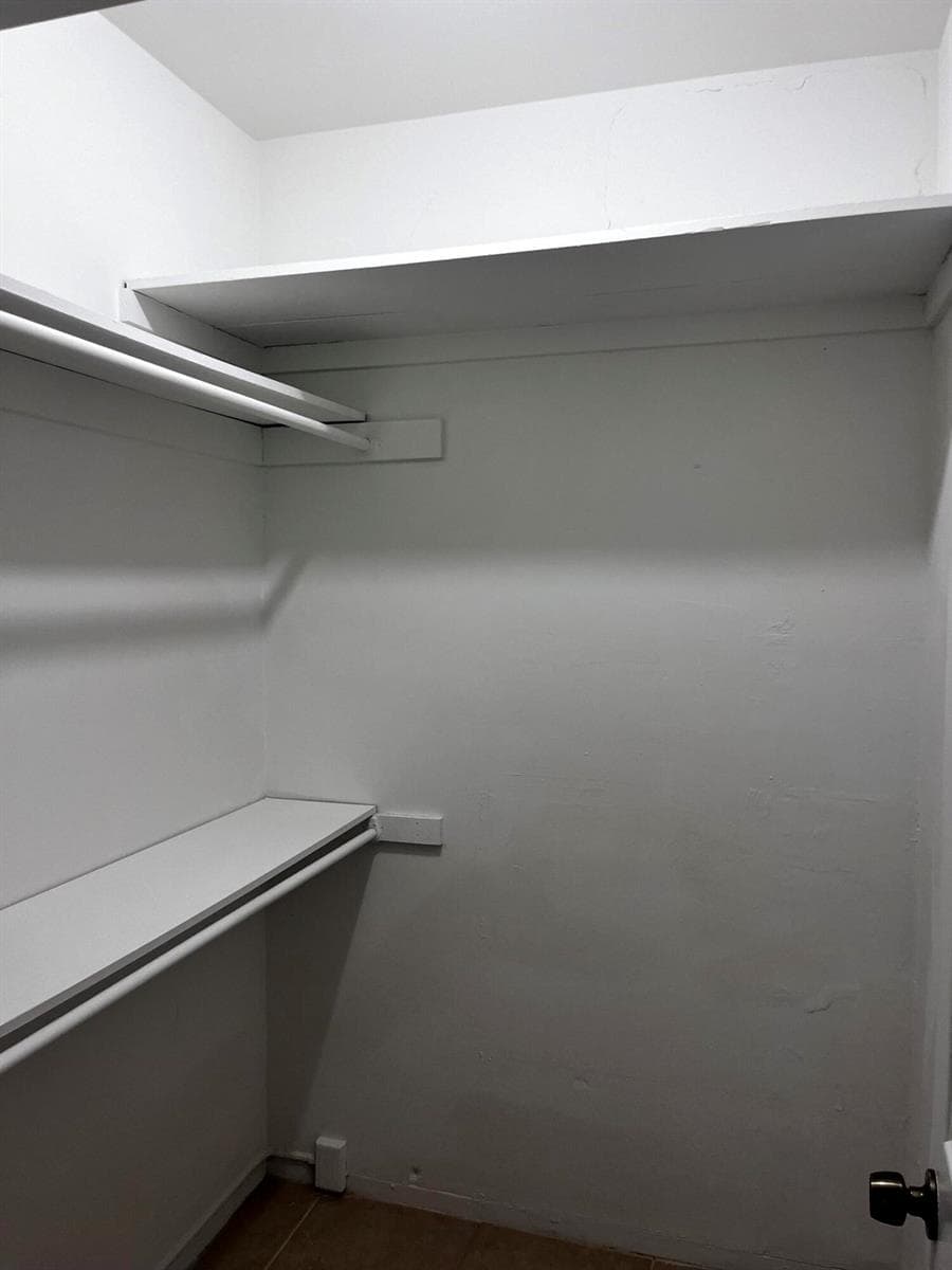 Walking closet
