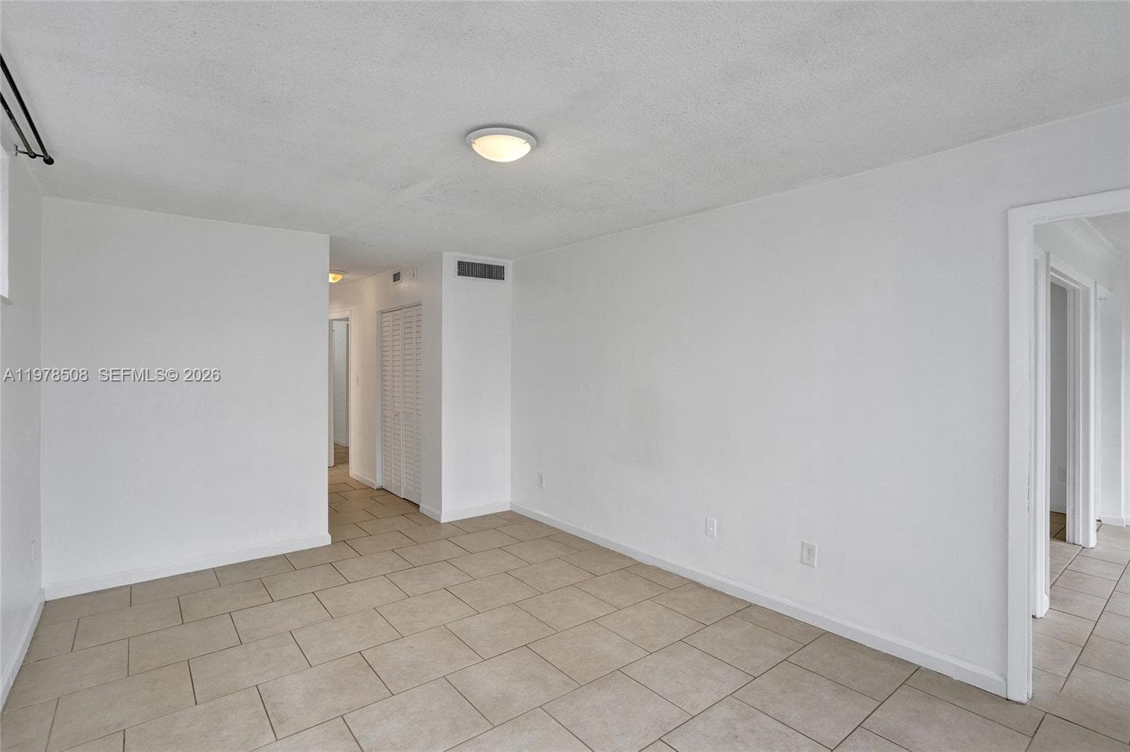 ROLLING GREEN CONDO B · #B112 in Miami - Photo 17