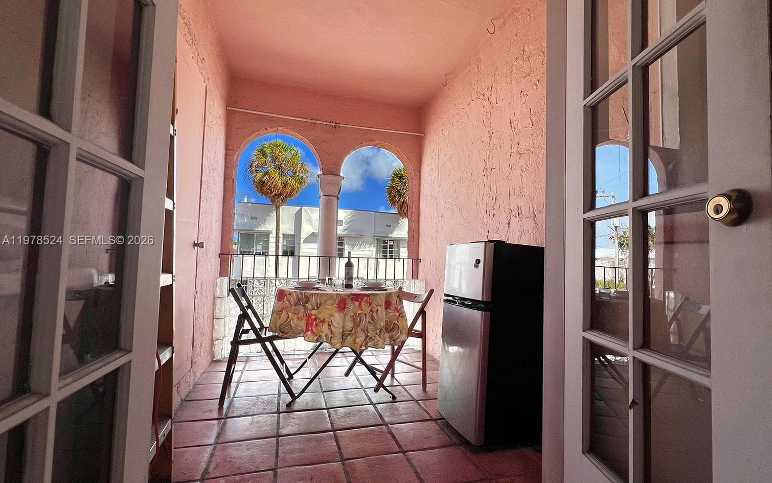 PALM GARDEN CONDO · #10 in Miami Beach - Photo 4