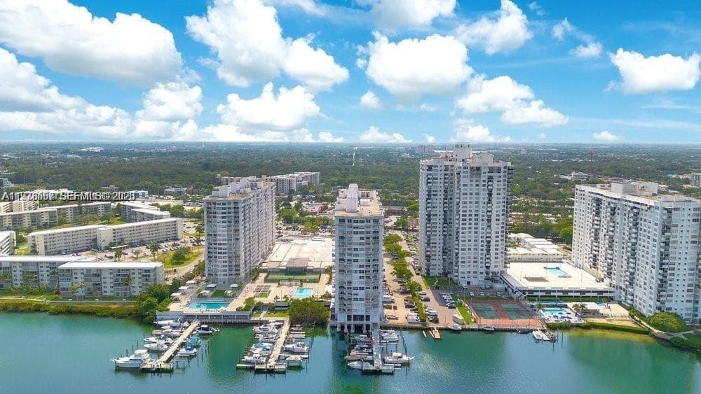 DEL PRADO MARINA · #PH01 in Aventura - Photo 16