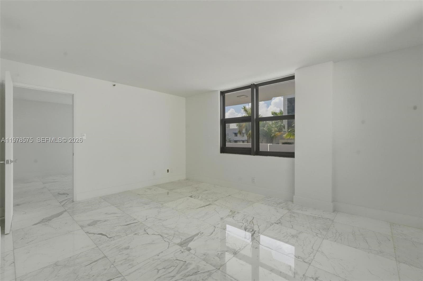 Vendome · #201 in Miami Beach - Photo 11