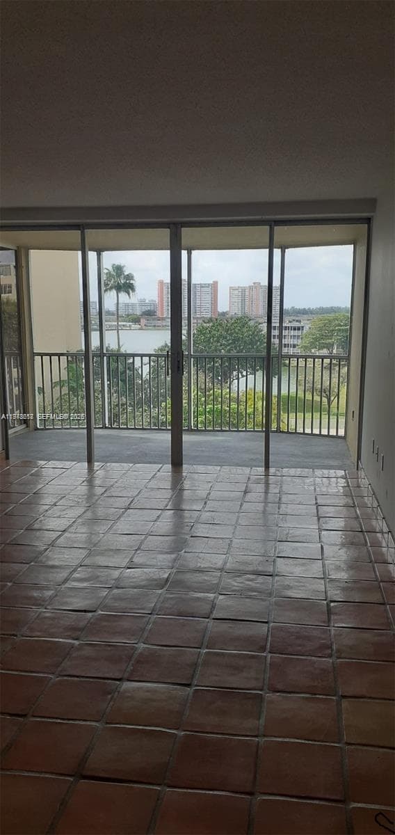 JADE WINDS GROUP-DAISY GA · #620-3 in Miami - Photo 2