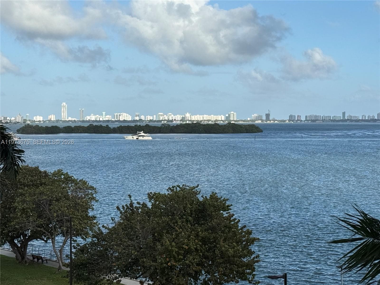 Clipper · #5Q in Miami - Photo 26