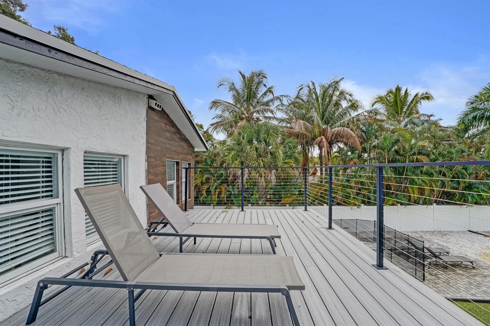 Lounge Deck