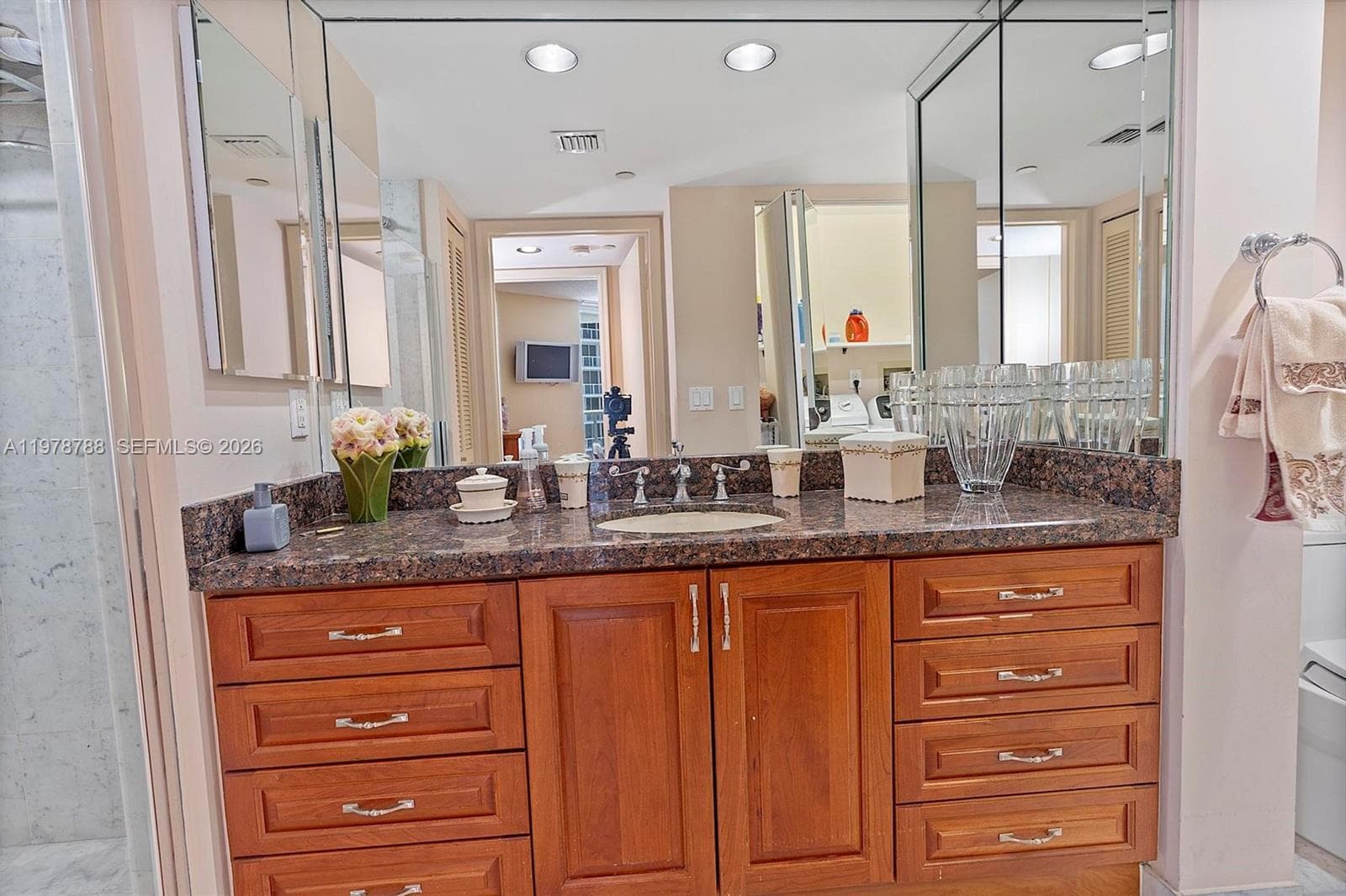 2nd bathroom