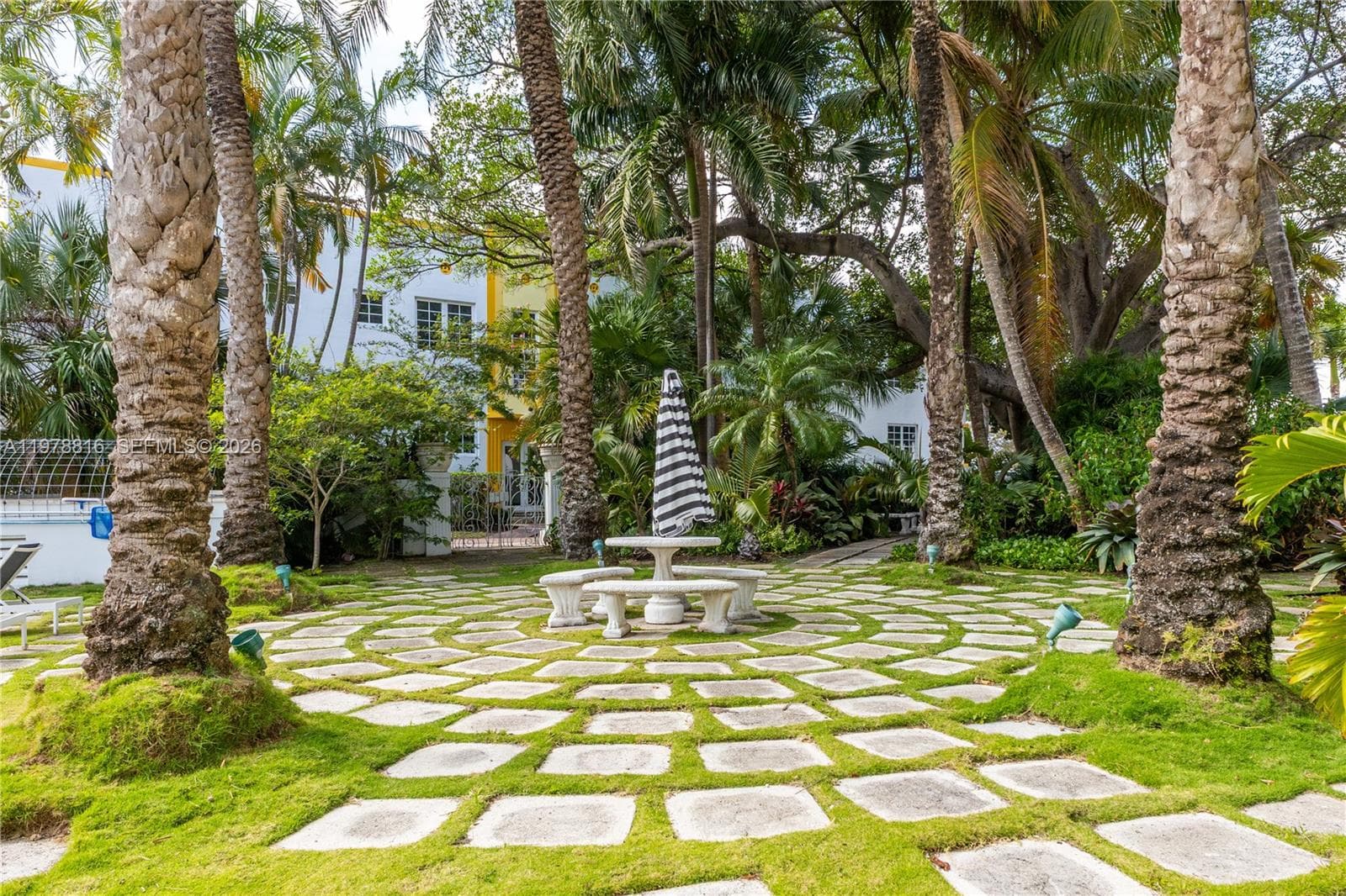 HELEN MAR CONDO · #J in Miami Beach - Photo 24