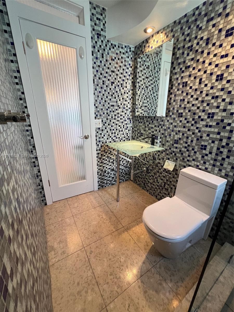 Golden House Condo · #705 in Miami Beach - Photo 12