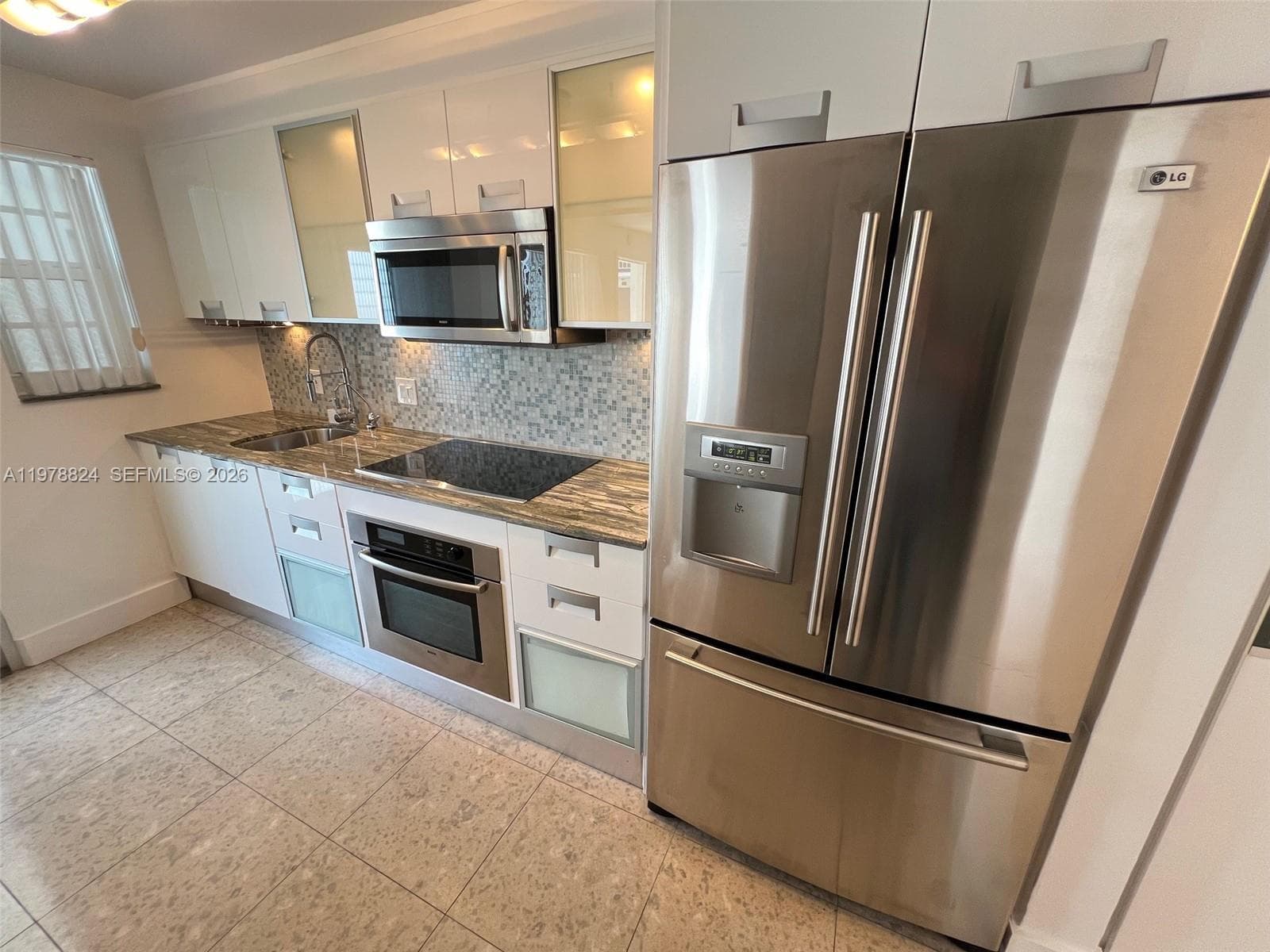 Golden House Condo · #705 in Miami Beach - Photo 8