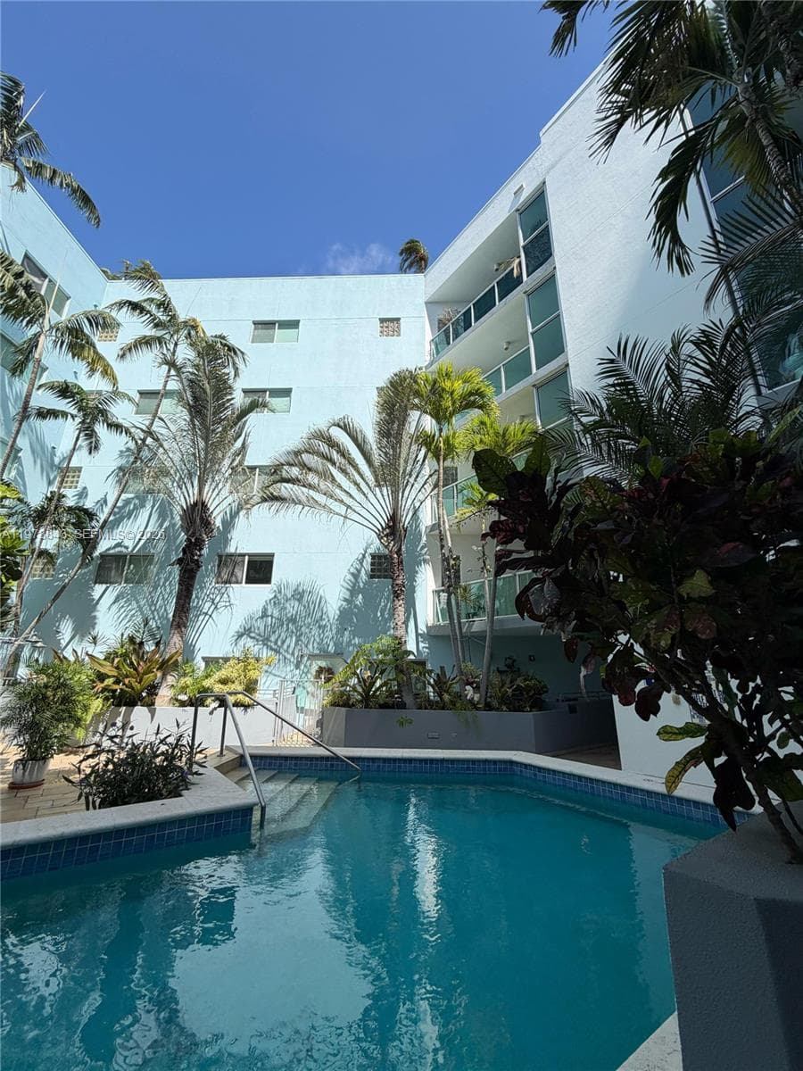 THE GROVE CLUB CONDO · #14 in Miami - Photo 23