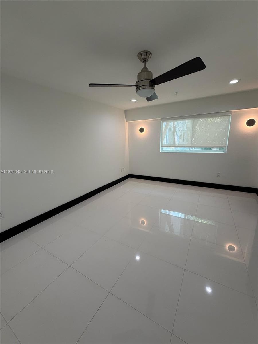 THE GROVE CLUB CONDO · #14 in Miami - Photo 13