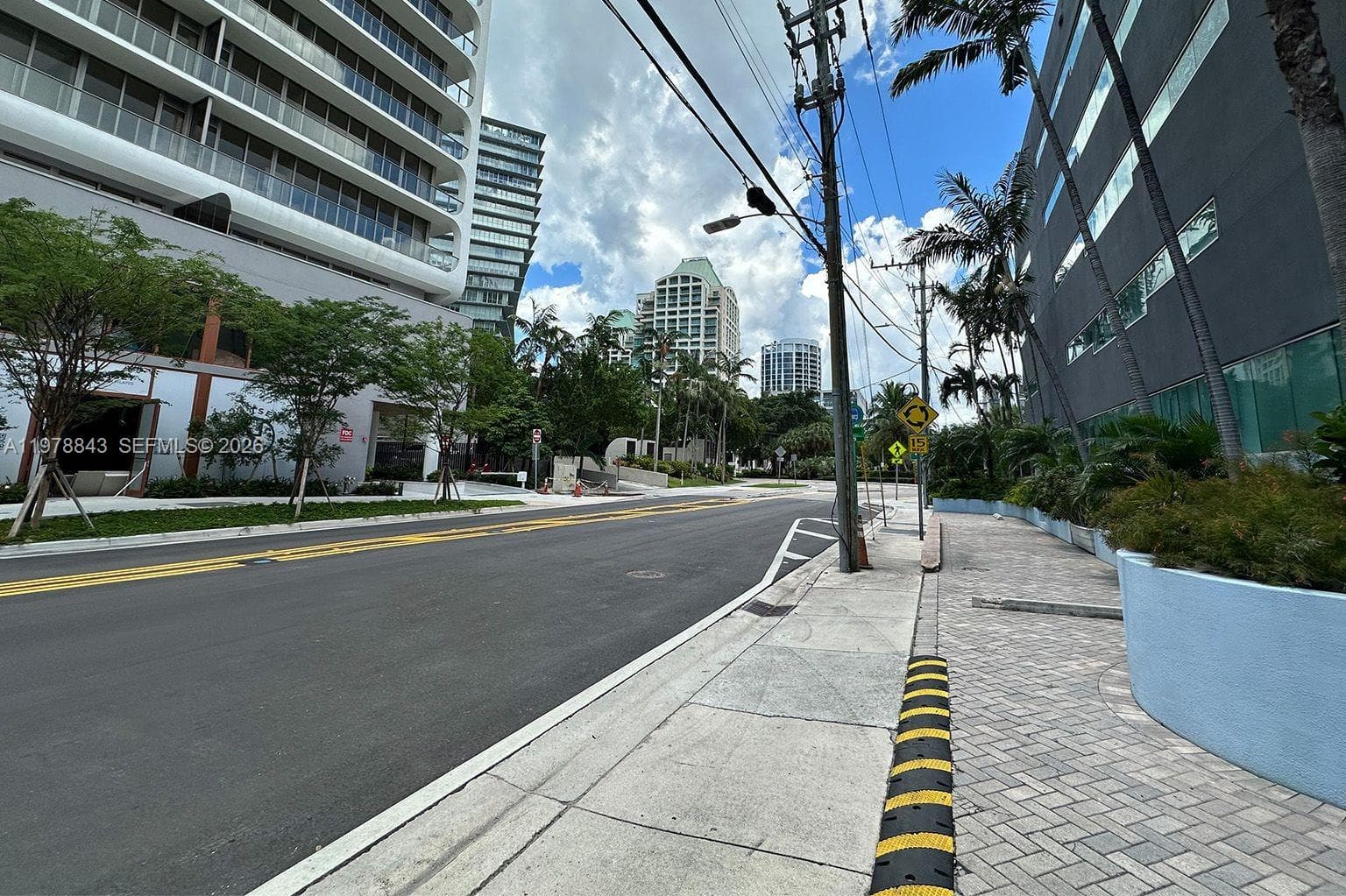 THE GROVE CLUB CONDO · #14 in Miami - Photo 3