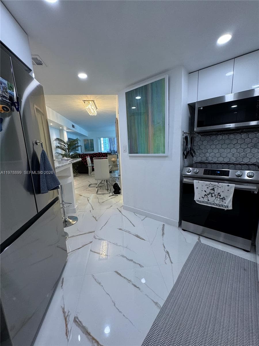 FOUR AMBASSADORS CONDO PH · #710 in Miami - Photo 11
