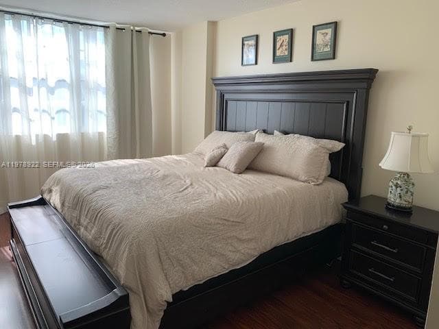 Master bedroom w/ King Size bed
