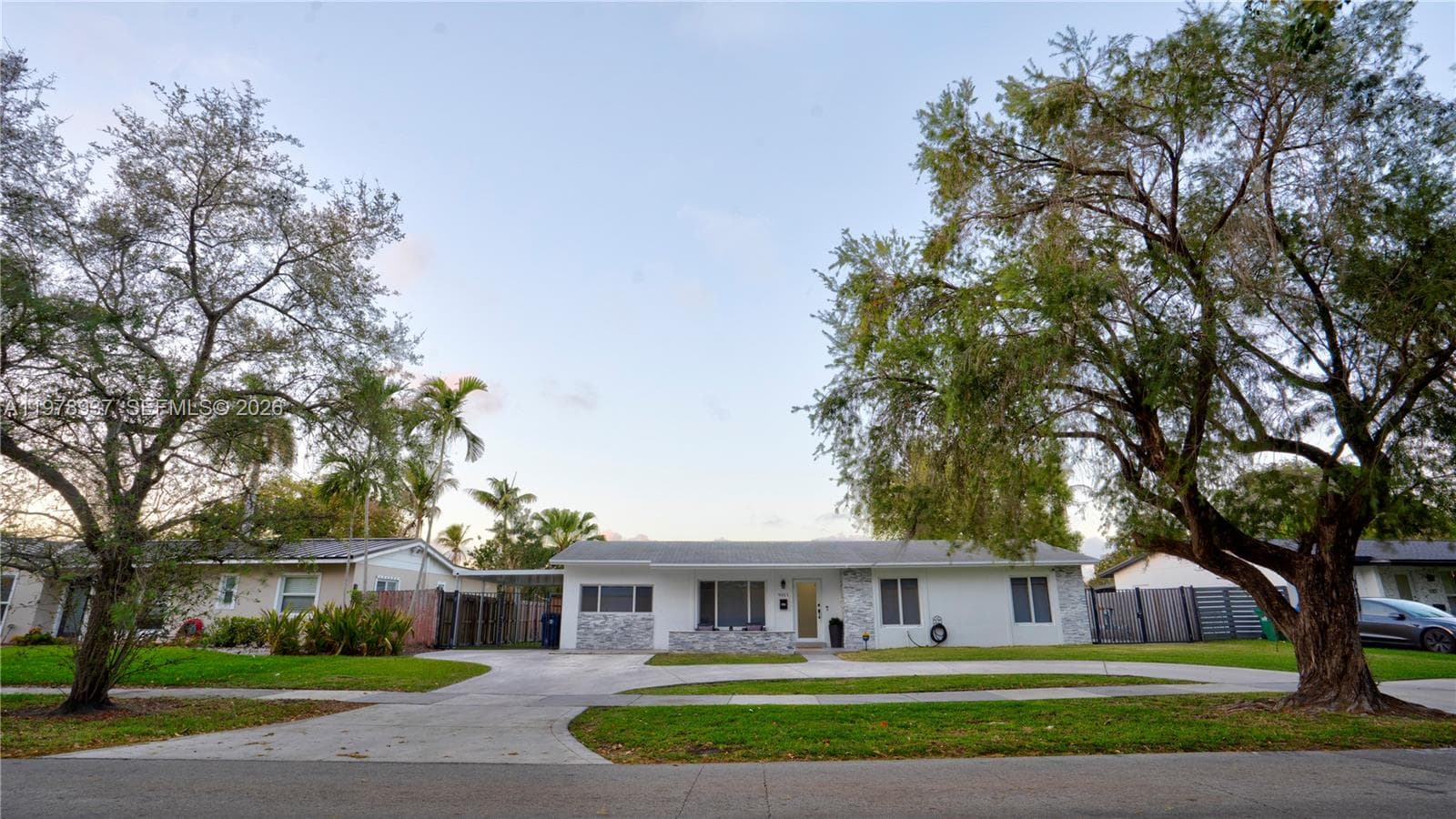 9311 Sterling Dr photo 2