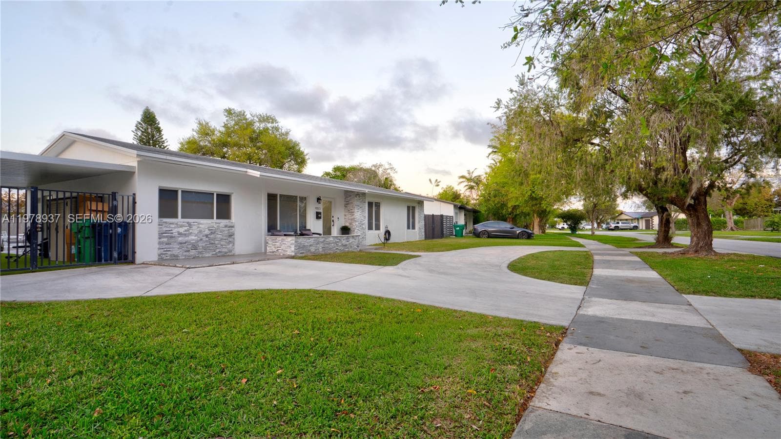 9311 Sterling Dr photo 4