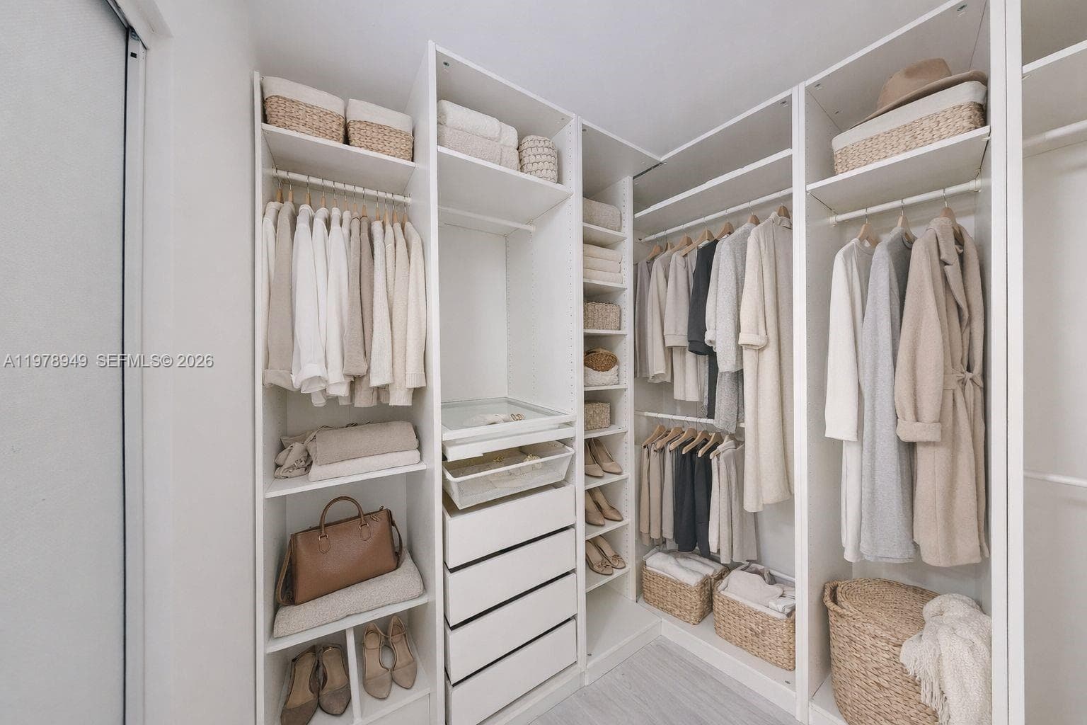 1000 ISL BLVD · #1812 in Aventura - Photo 11