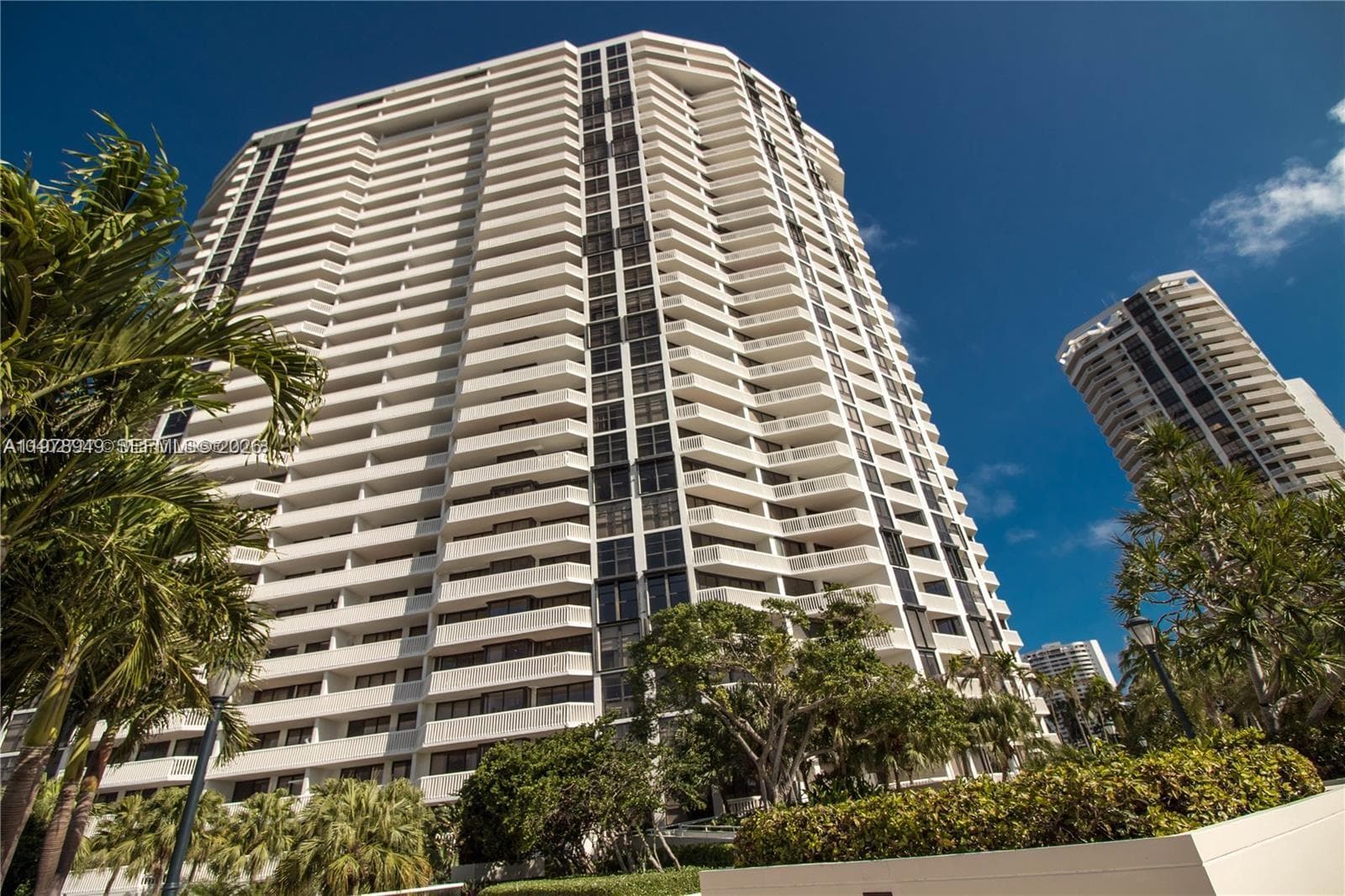 1000 ISL BLVD · #1812 in Aventura - Photo 44