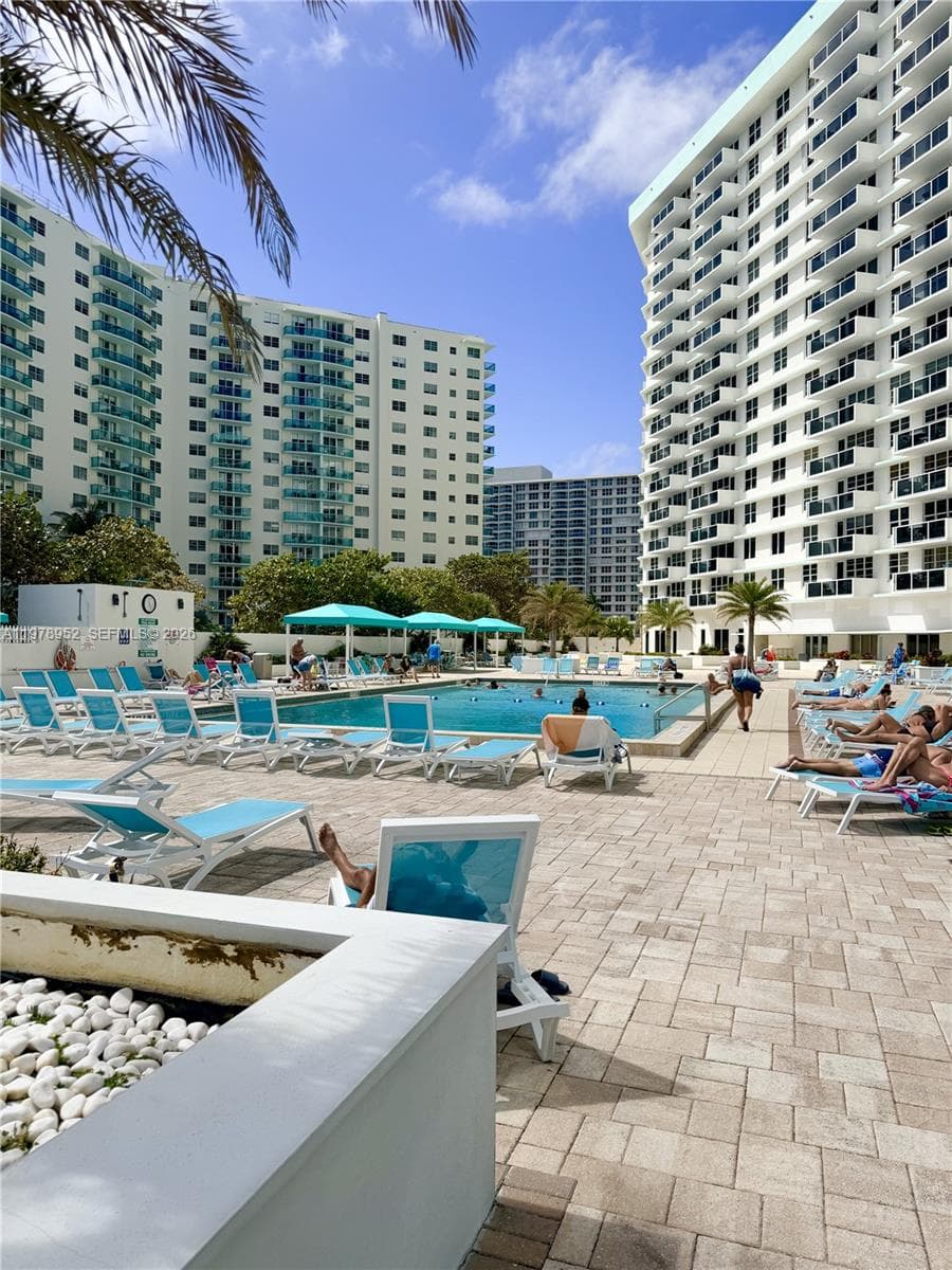 SEA AIR TOWERS CONDO · #521 in Hollywood - Photo 28