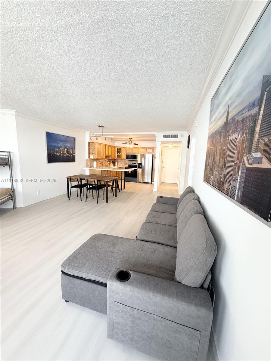SEA AIR TOWERS CONDO · #521 in Hollywood - Photo 10