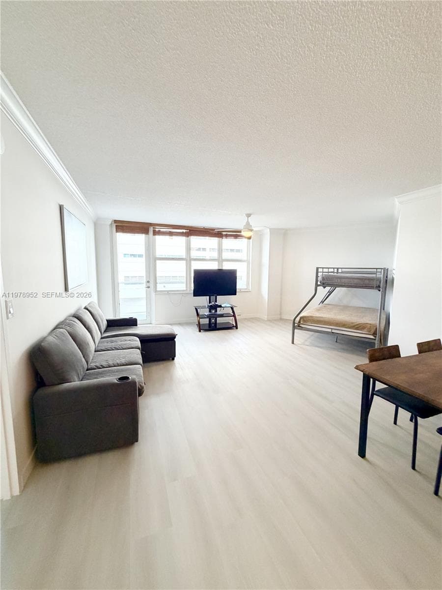 SEA AIR TOWERS CONDO · #521 in Hollywood - Photo 8