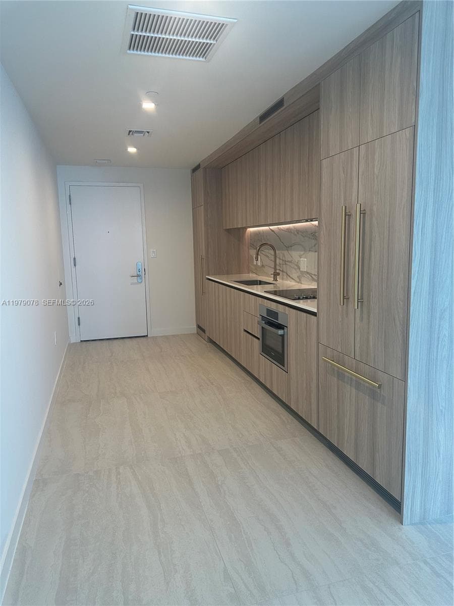 77 Se 5th · #2514 in Miami - Photo 2