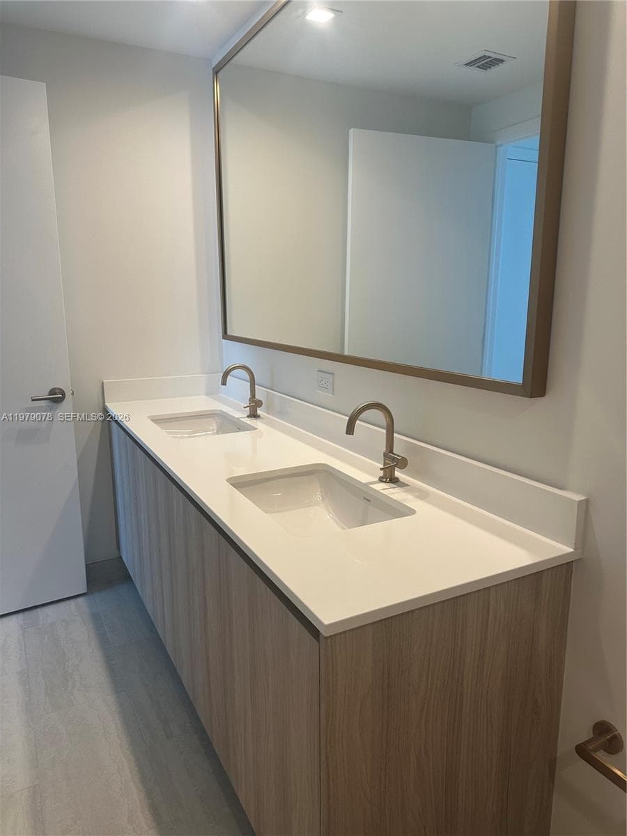 77 Se 5th · #2514 in Miami - Photo 6