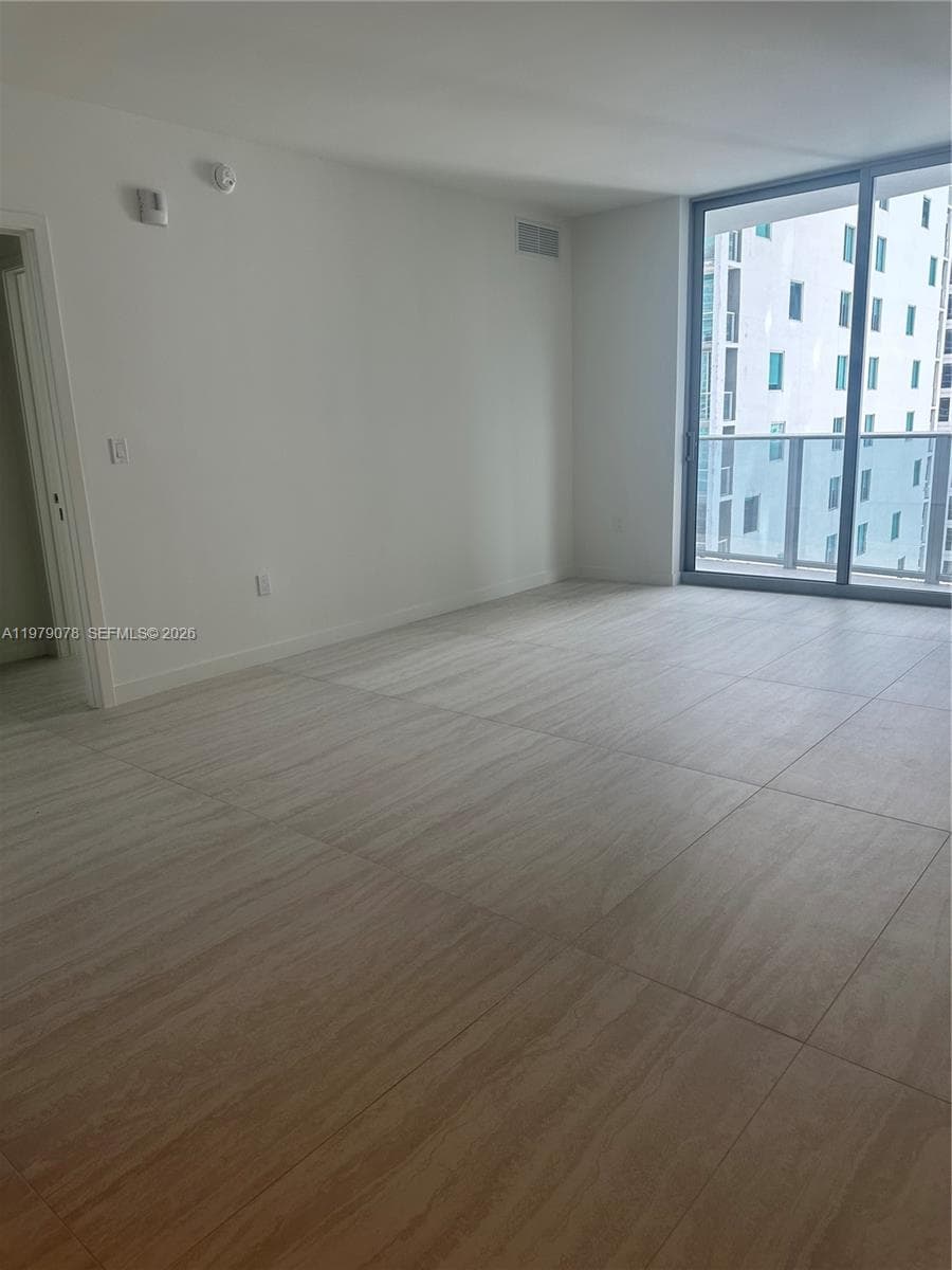 77 Se 5th · #2514 in Miami - Photo 3