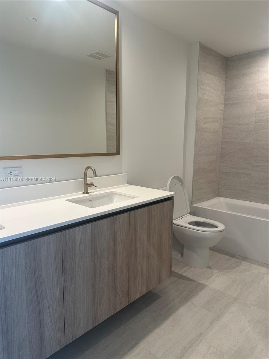 77 Se 5th · #2514 in Miami - Photo 4