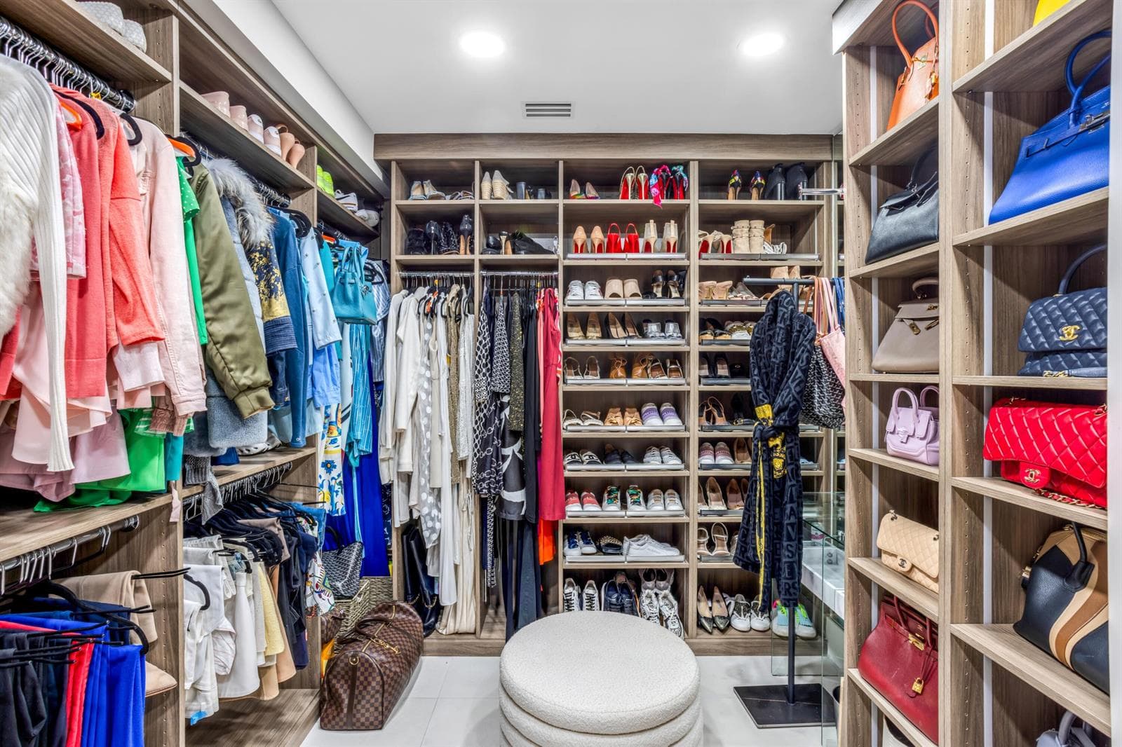 mls_WALK_IN_CLOSET_3_EB