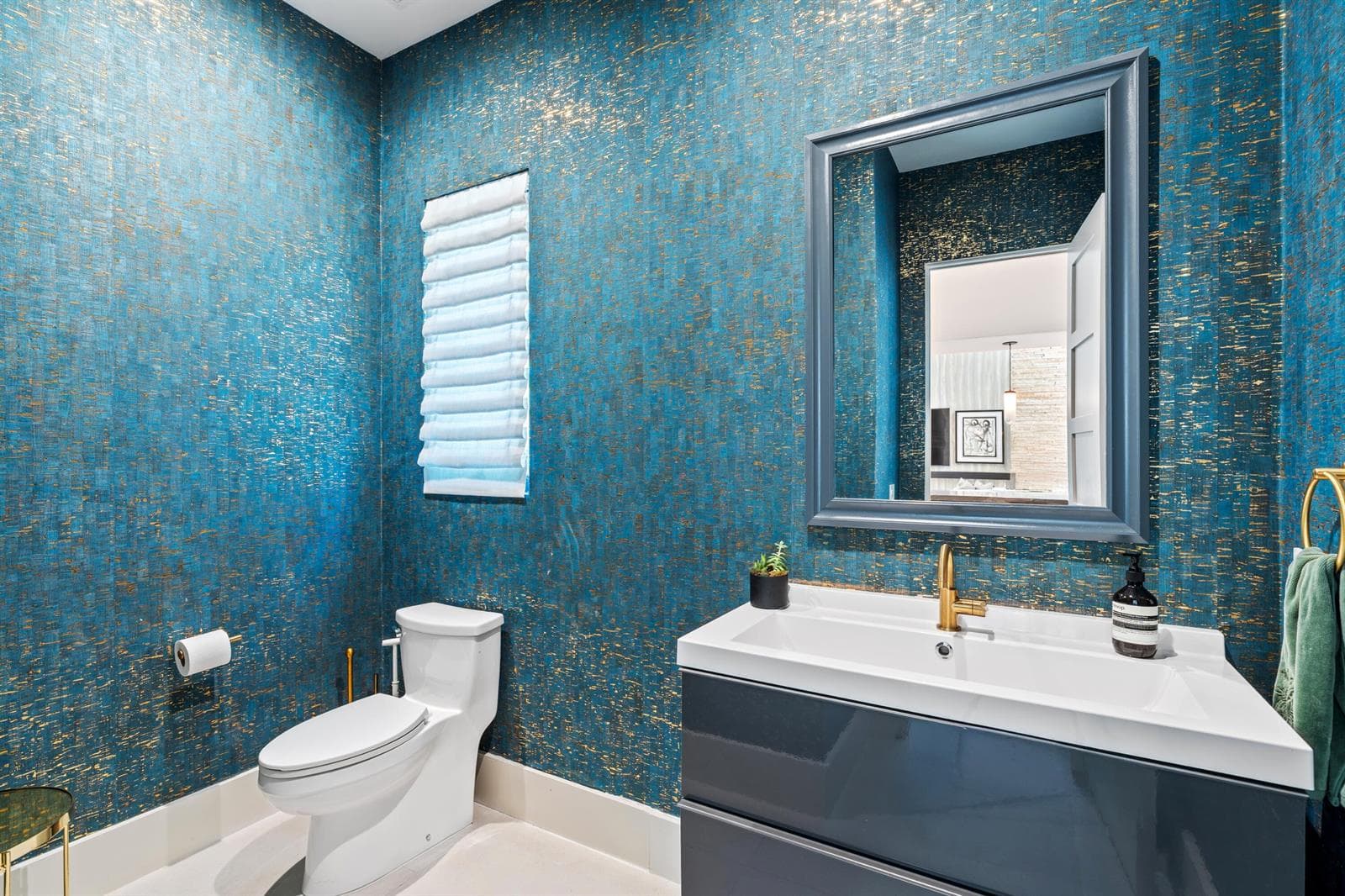 mls_POWDER_ROOM_2_DT
