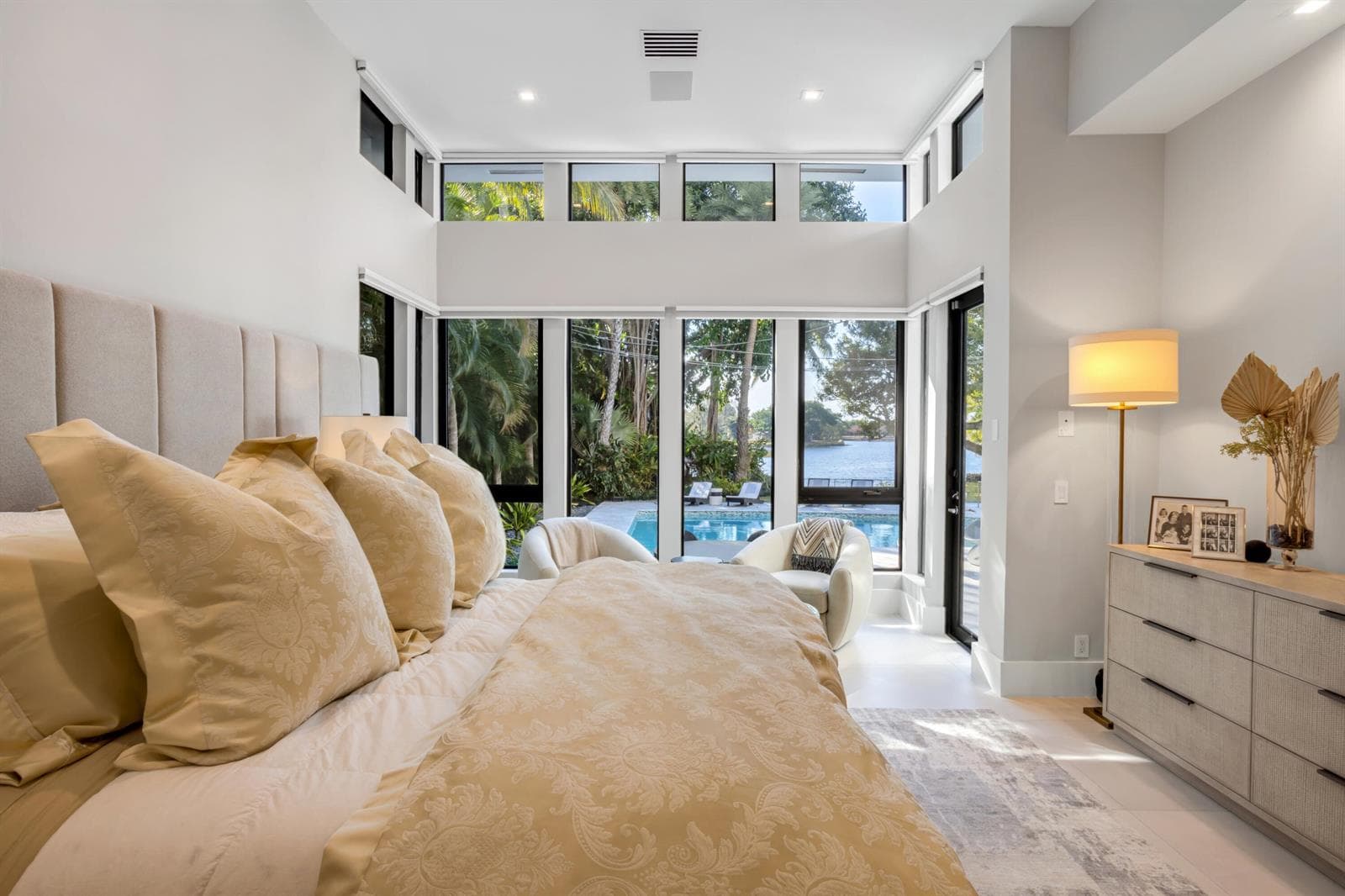 mls_PRIMARY_BEDROOM_STRAIGHT_EB