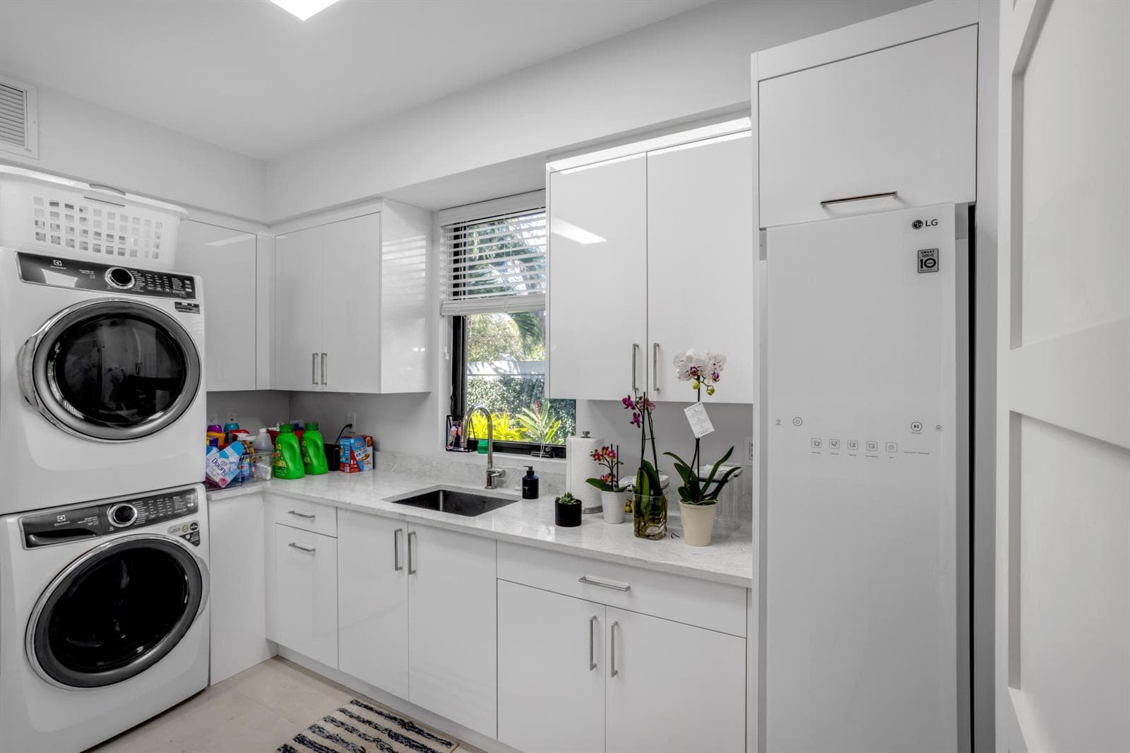 mls_LAUNDRY_EB