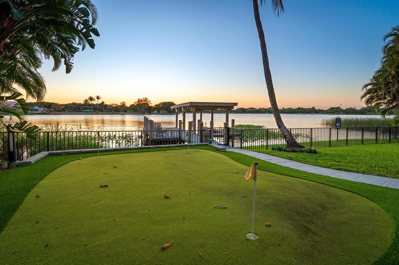 mls_MINI_GOLF_TO_VIEW_DT