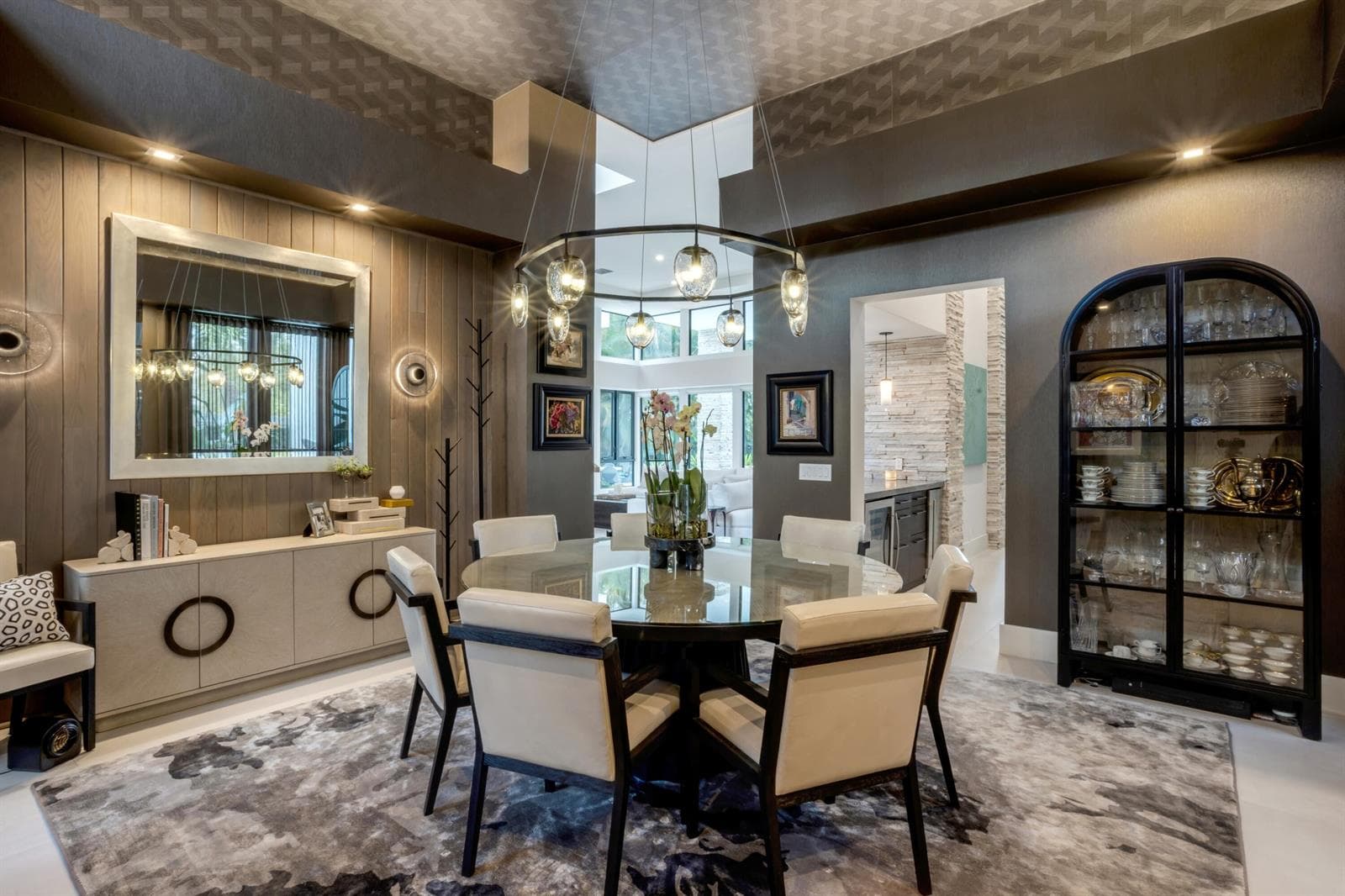 mls_DINING_3_EB