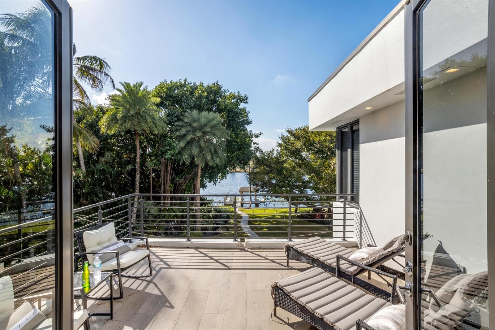 mls_BALCONY_STRAIGHT_EB
