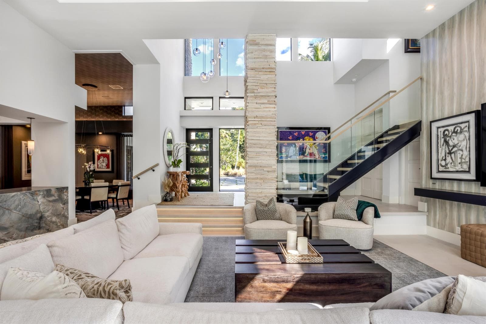mls_FAMILY_ROOM_STRAIGHT_EB