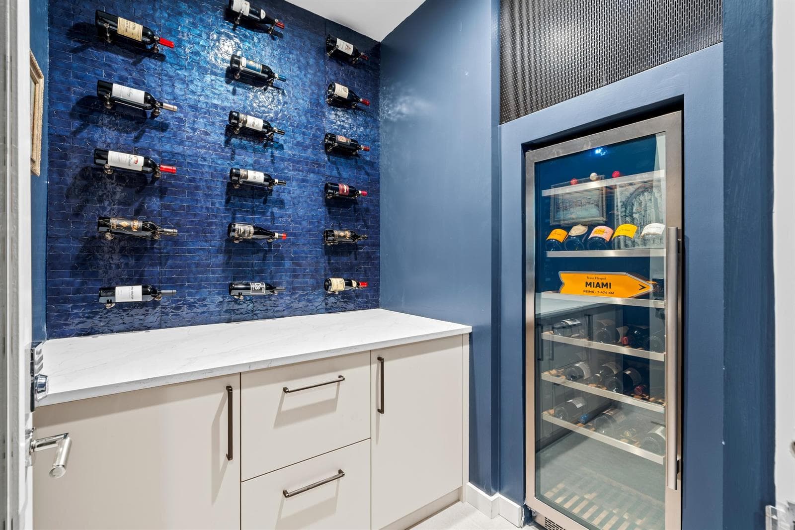 mls_WINE_ROOM_DT