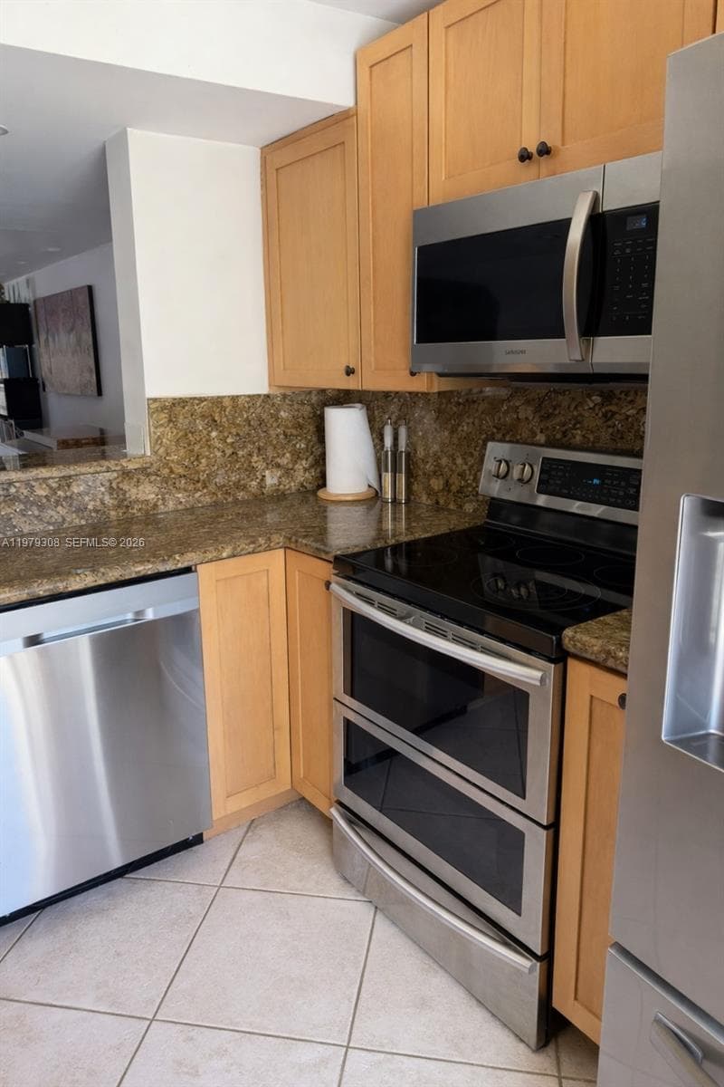2661 NE 164th St #40 photo 5
