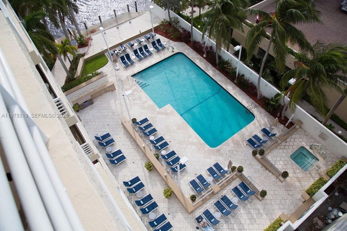GALLERY ONE CONDO · #615 in Fort Lauderdale - Photo 4